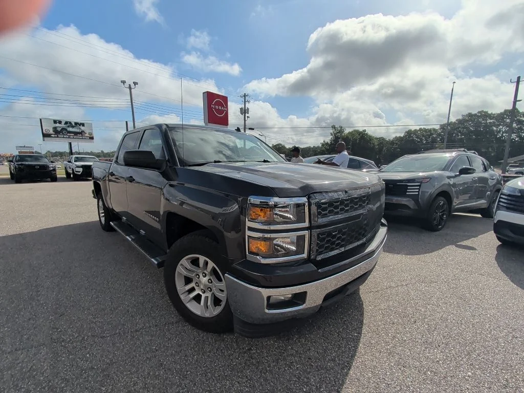 Used 2014 Gray Chevrolet LT image 3