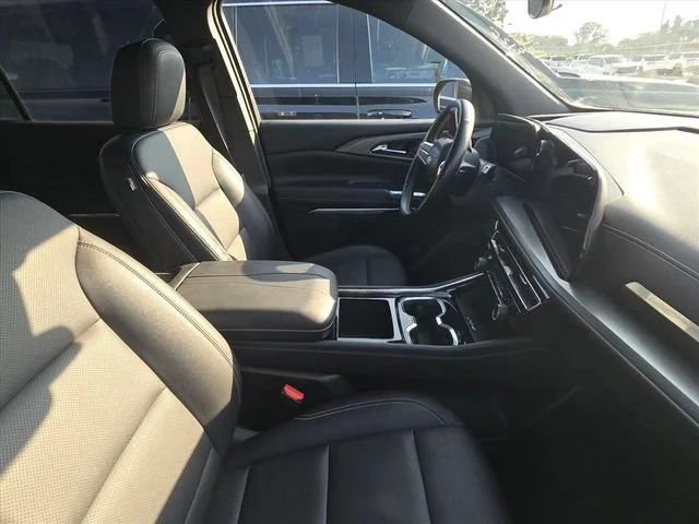 Used 2025 Mosaic Black Metallic Chevrolet LT image 21