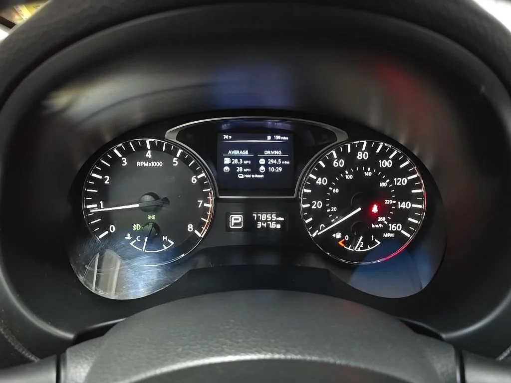 Used 2015 Silver Nissan 2.5 SV image 22