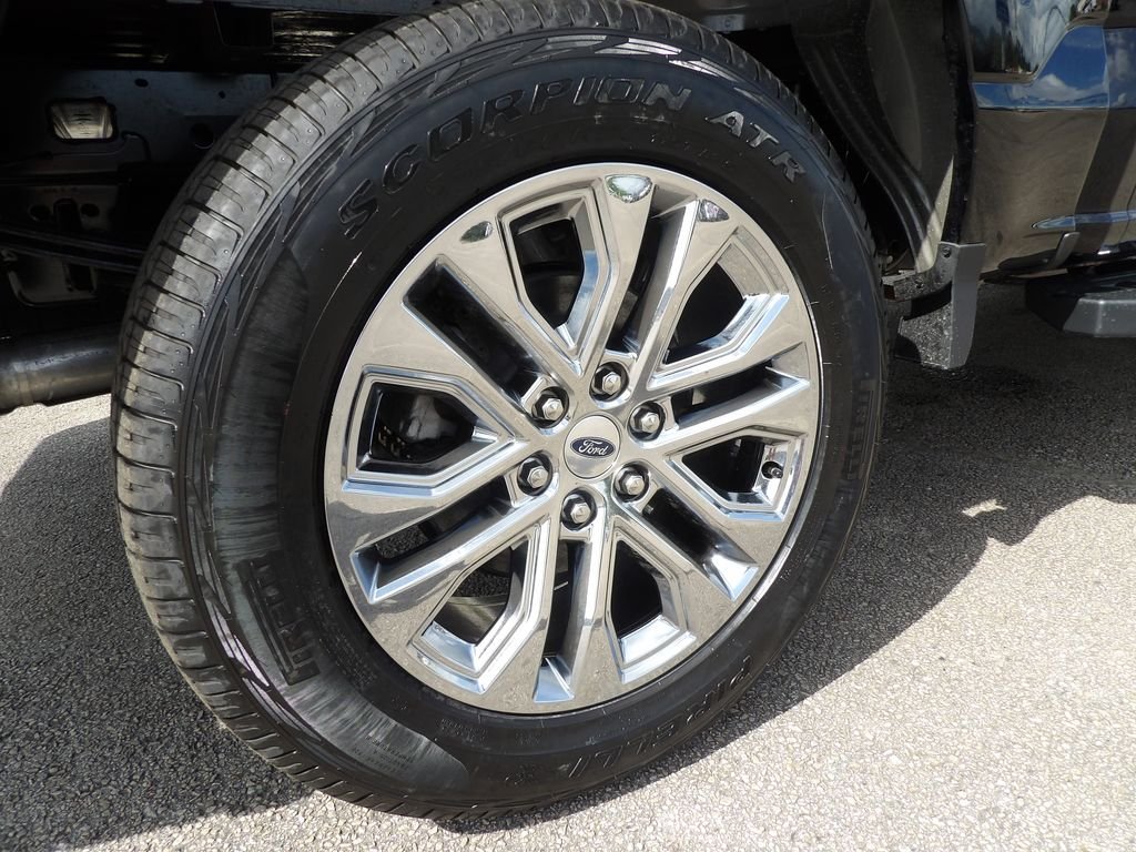 New 2026 Agate Black Metallic Ford XLT image 8