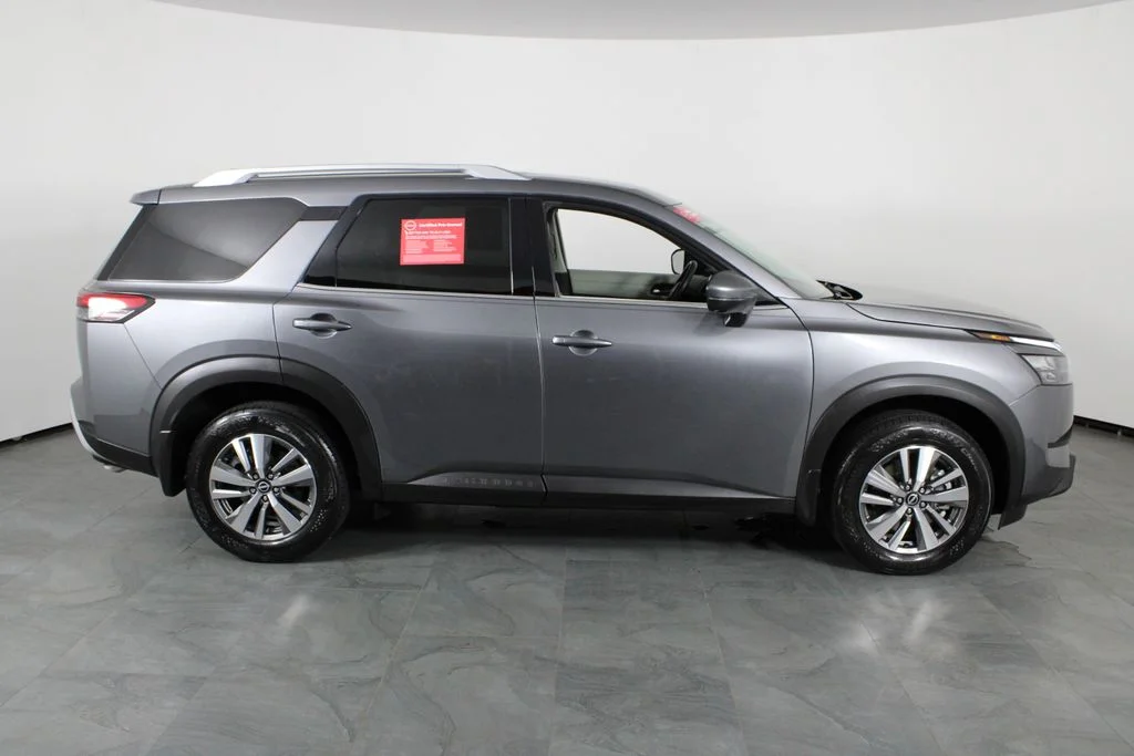 2025 Nissan Pathfinder SL - Photo 12