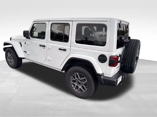 Used 2026 Black Jeep Sahara image 3