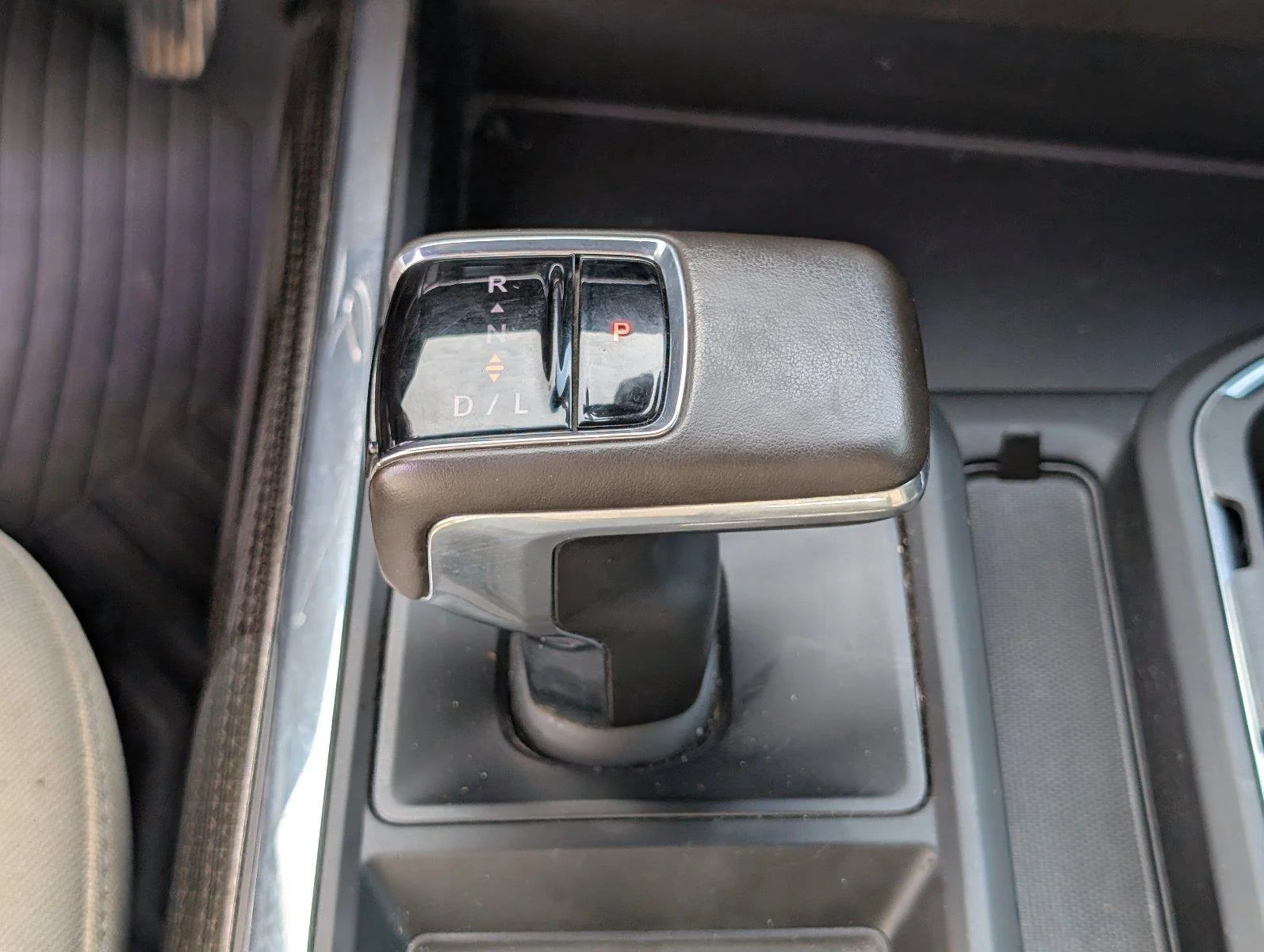 Used 2023 SUMMIT WHITE Chevrolet LT image 25