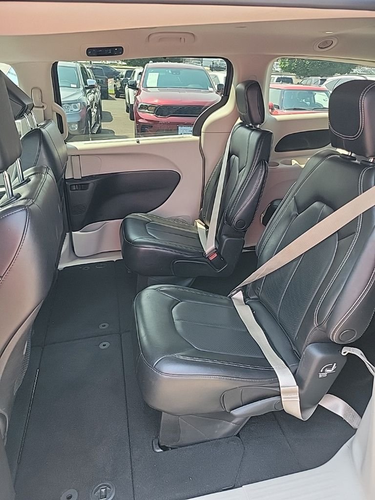Used 2023 White Chrysler Touring L image 10