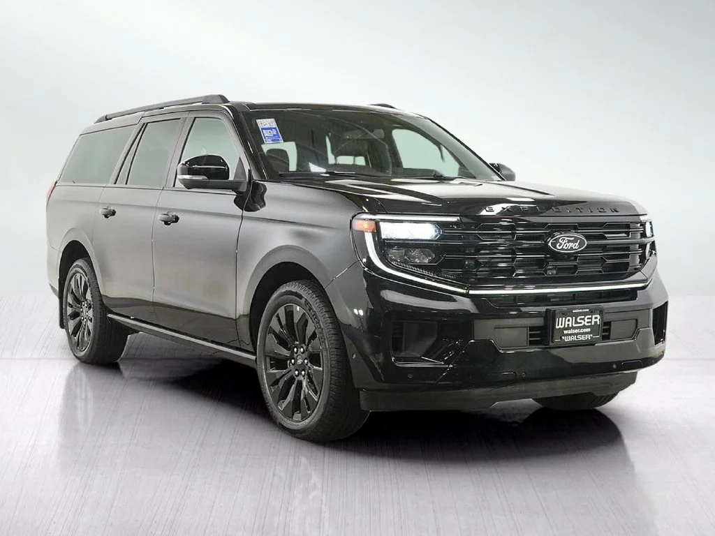 Used 2025 Agate Black Metallic Ford Platinum image 7