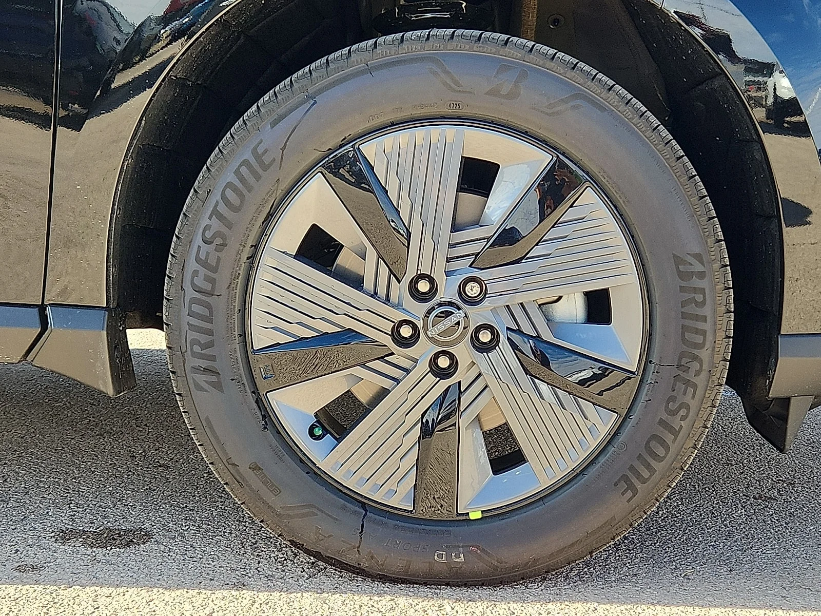 New 2026 KH3 Super Blac Nissan SL All-Wheel Drive image 7