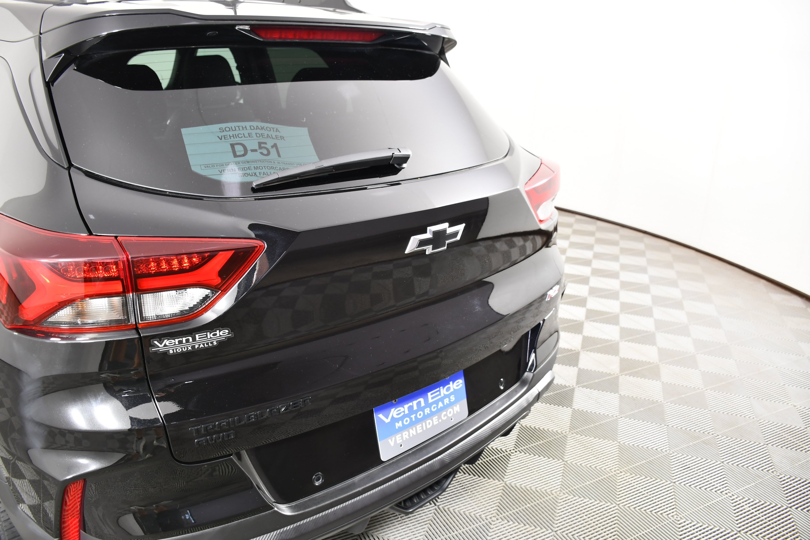 Used 2023 Mosaic Black Metallic Chevrolet RS image 15
