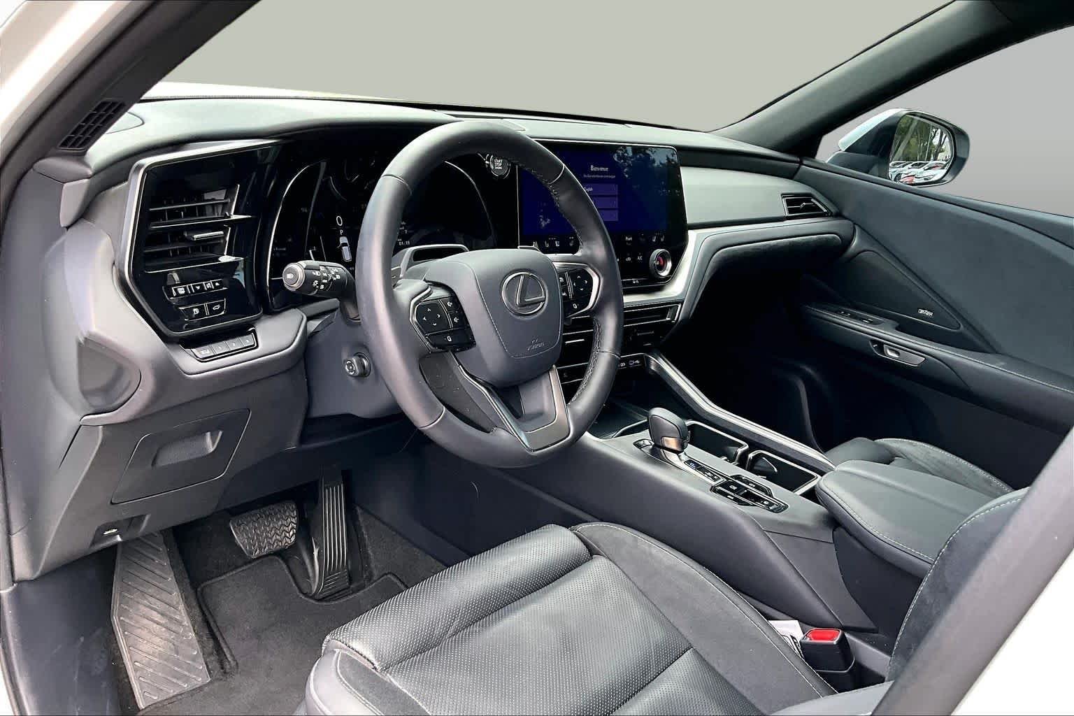 Used 2024 Wind Chill Pearl Lexus Luxury image 18