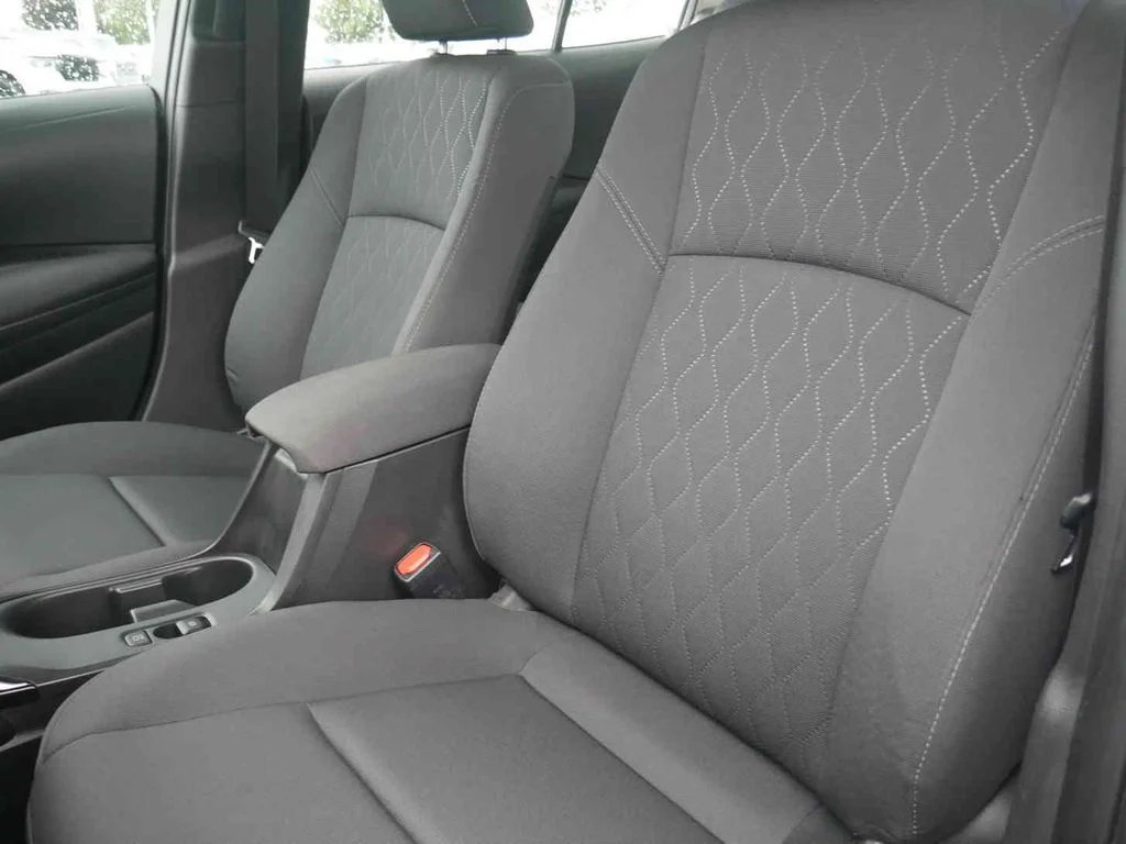 Used 2025 White Toyota LE image 22