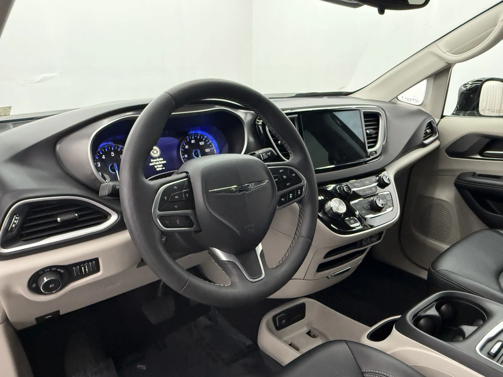 Used 2024 Diamond Black Crystal Pearlcoat Chrysler Touring L image 16