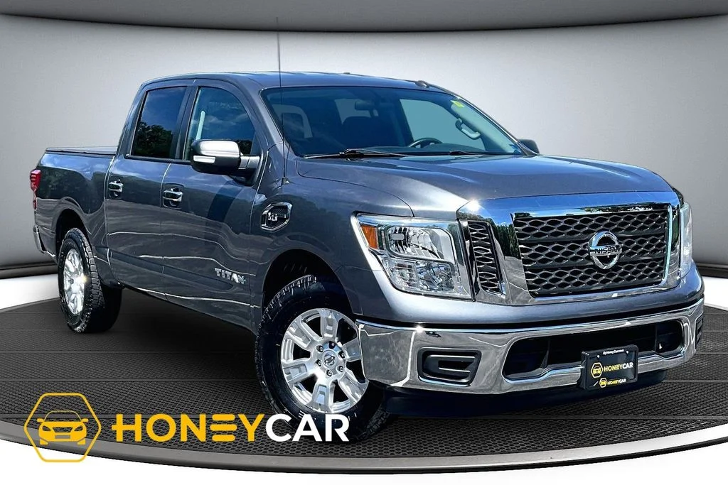 2017 Nissan Titan SV 4X2 Crew Cab's photo
