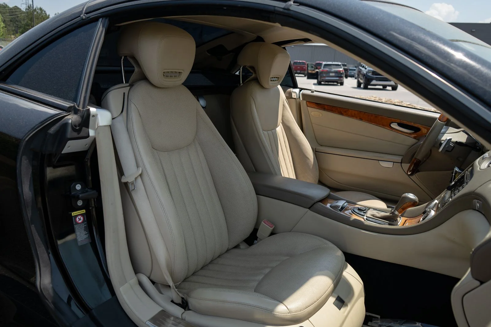 Used 2009 Black Mercedes-Benz SL 550 image 18