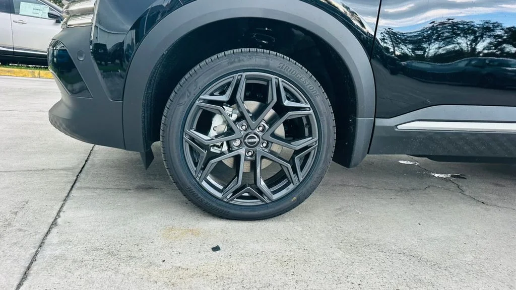 2026 Nissan KICKS SR - Photo 12