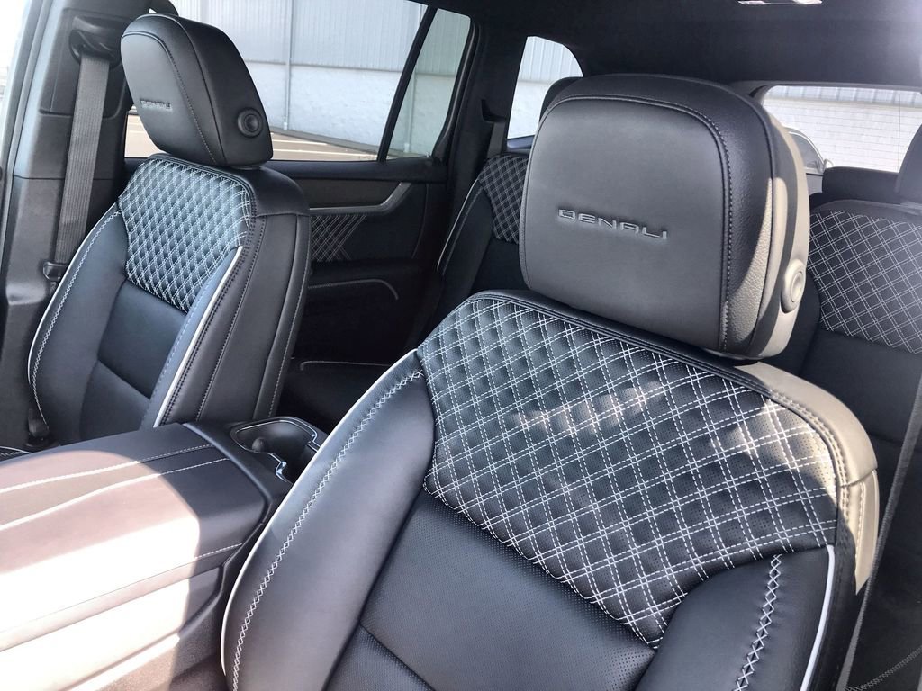 2026 GMC Acadia Denali - Photo 11