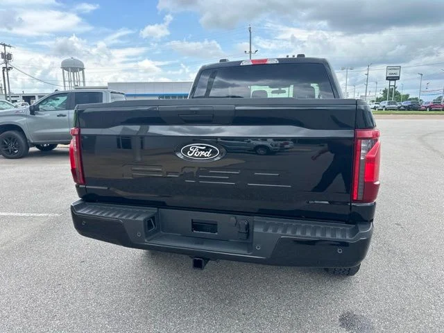 New 2026 Agate Black Metallic Ford XLT image 21