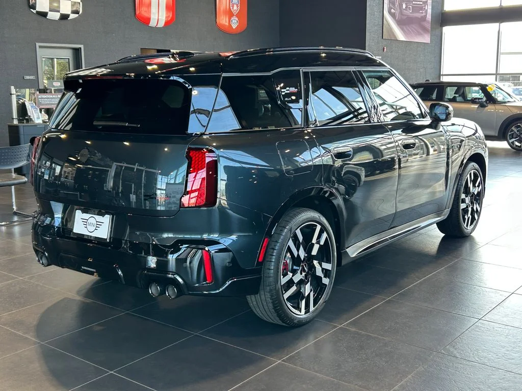 New 2026 Legend Grey Metallic MINI Iconic image 6