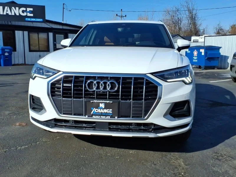 Used 2022  Audi 40 TFSI Premium Plus Sport Utility 4D image 8