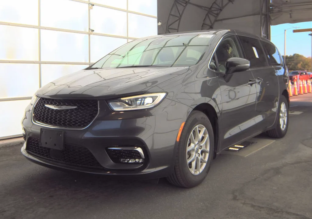 Used 2023 Gray Chrysler Touring L image 1