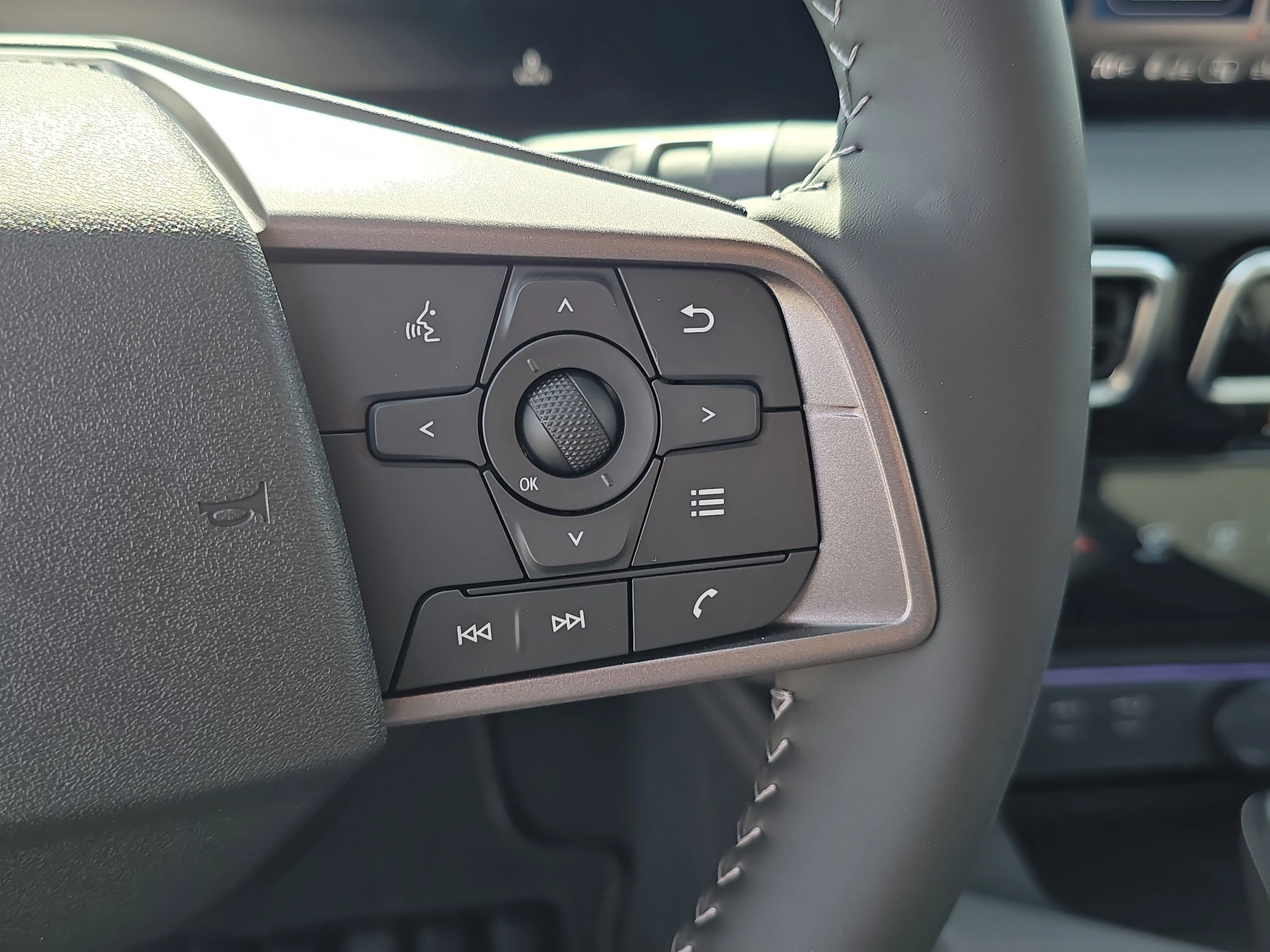 New 2026 Imperial Bronze Nissan SV image 32