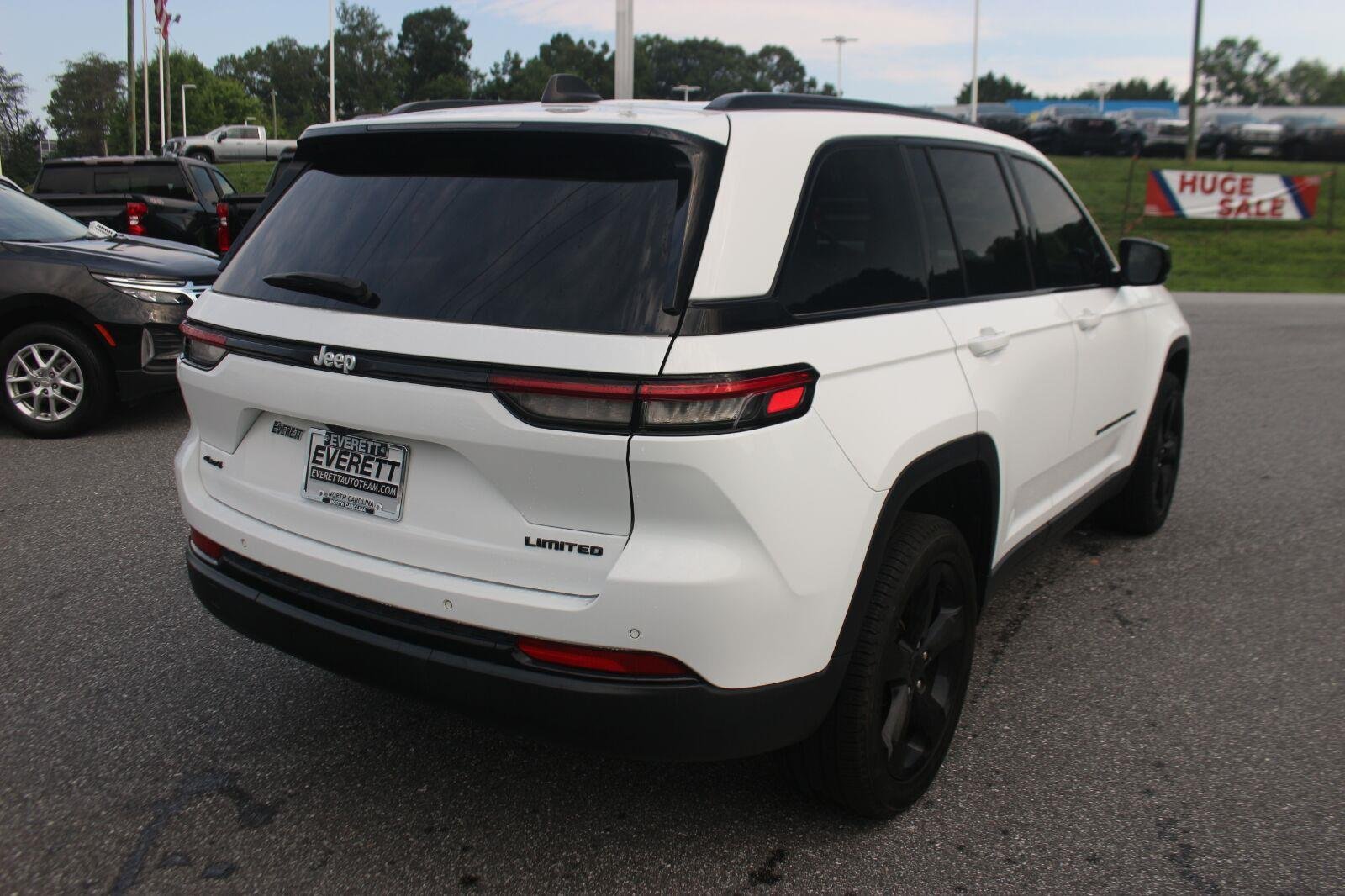 Used 2024 White Jeep Limited image 12