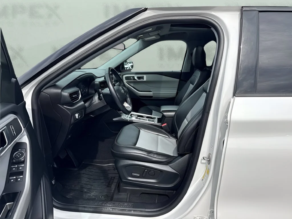 Used 2022 White Ford XLT image 9