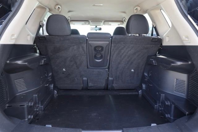Used 2017 Gray Nissan SV image 33