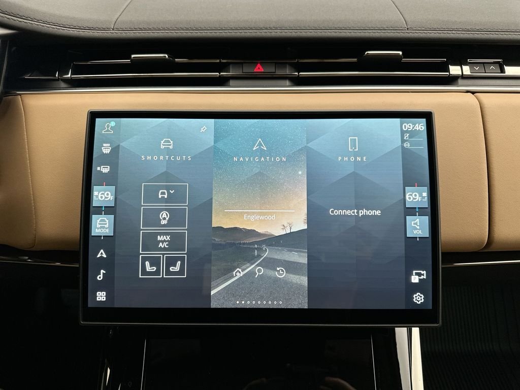New 2026 Fuji White Land Rover SE image 21