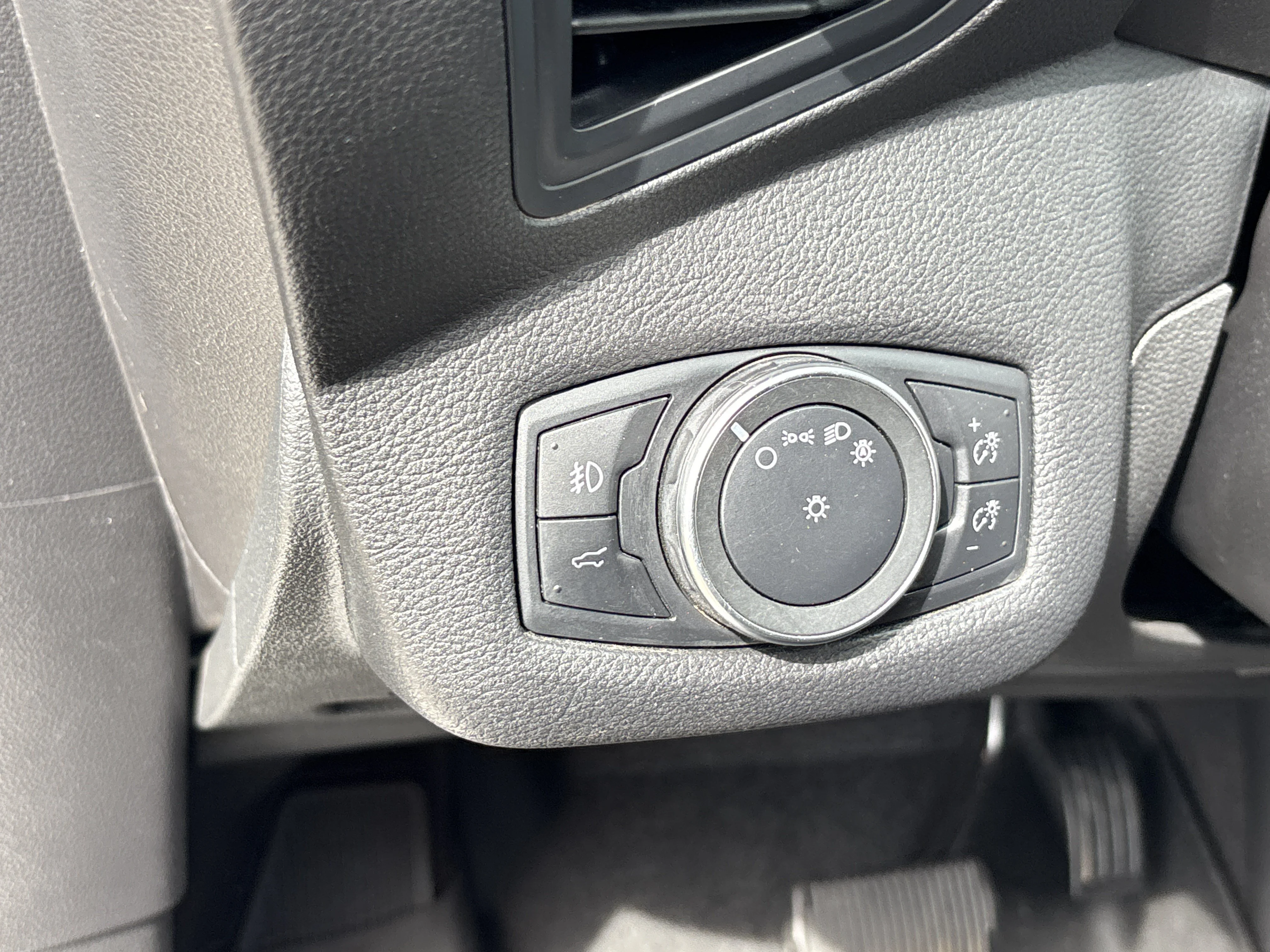 Used 2019 Ingot Silver Metallic Ford SEL image 23