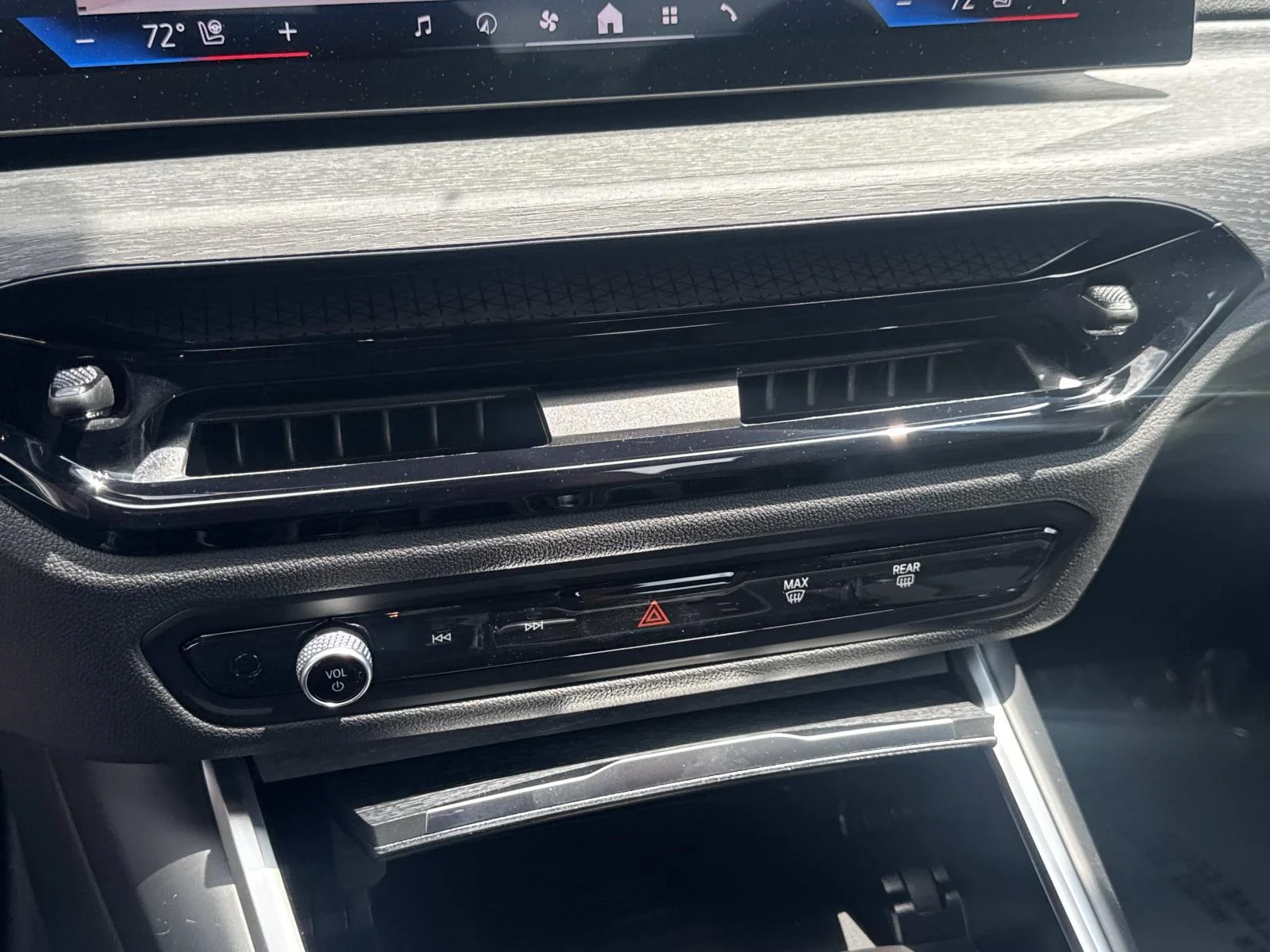 New 2026 Alpine White BMW 330i NA image 21