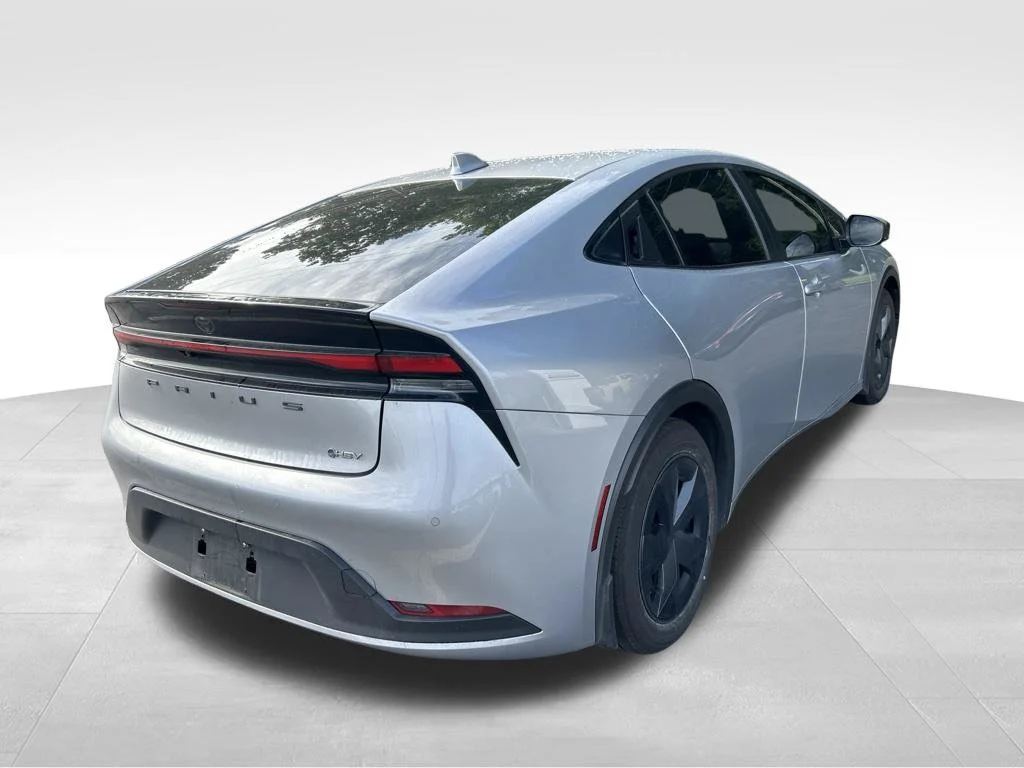 Certified Used 2024  Toyota LE image 5