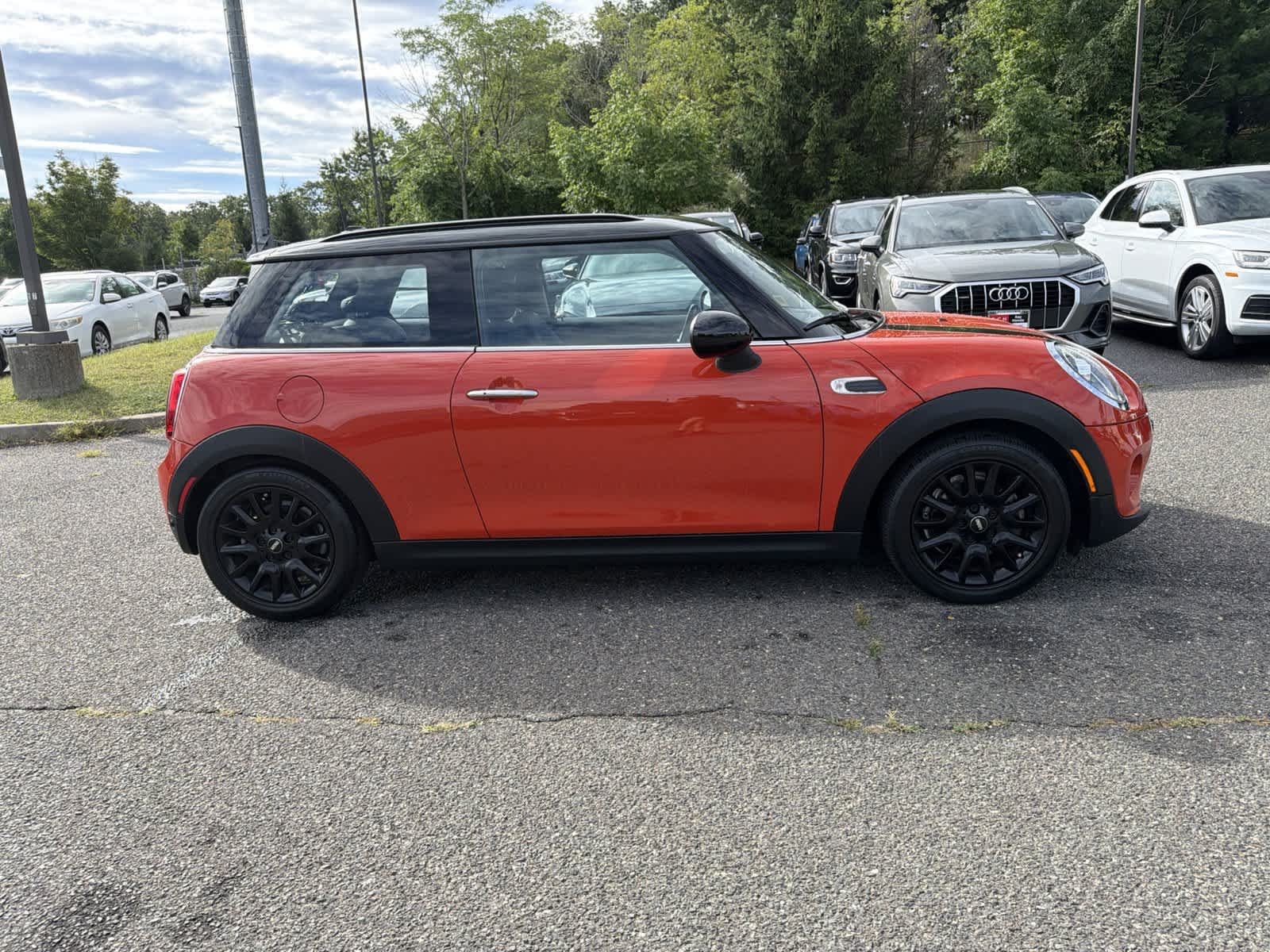 Used 2019 Solaris Orange Metallic MINI Cooper image 6