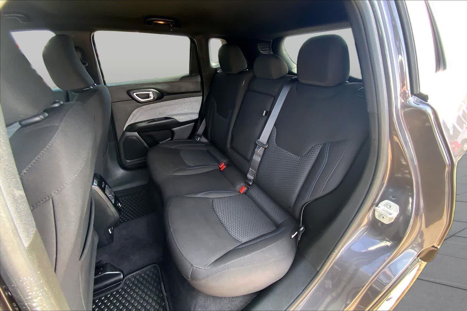Used 2024 Baltic Gray Metallic Clearcoat Jeep Sport image 21