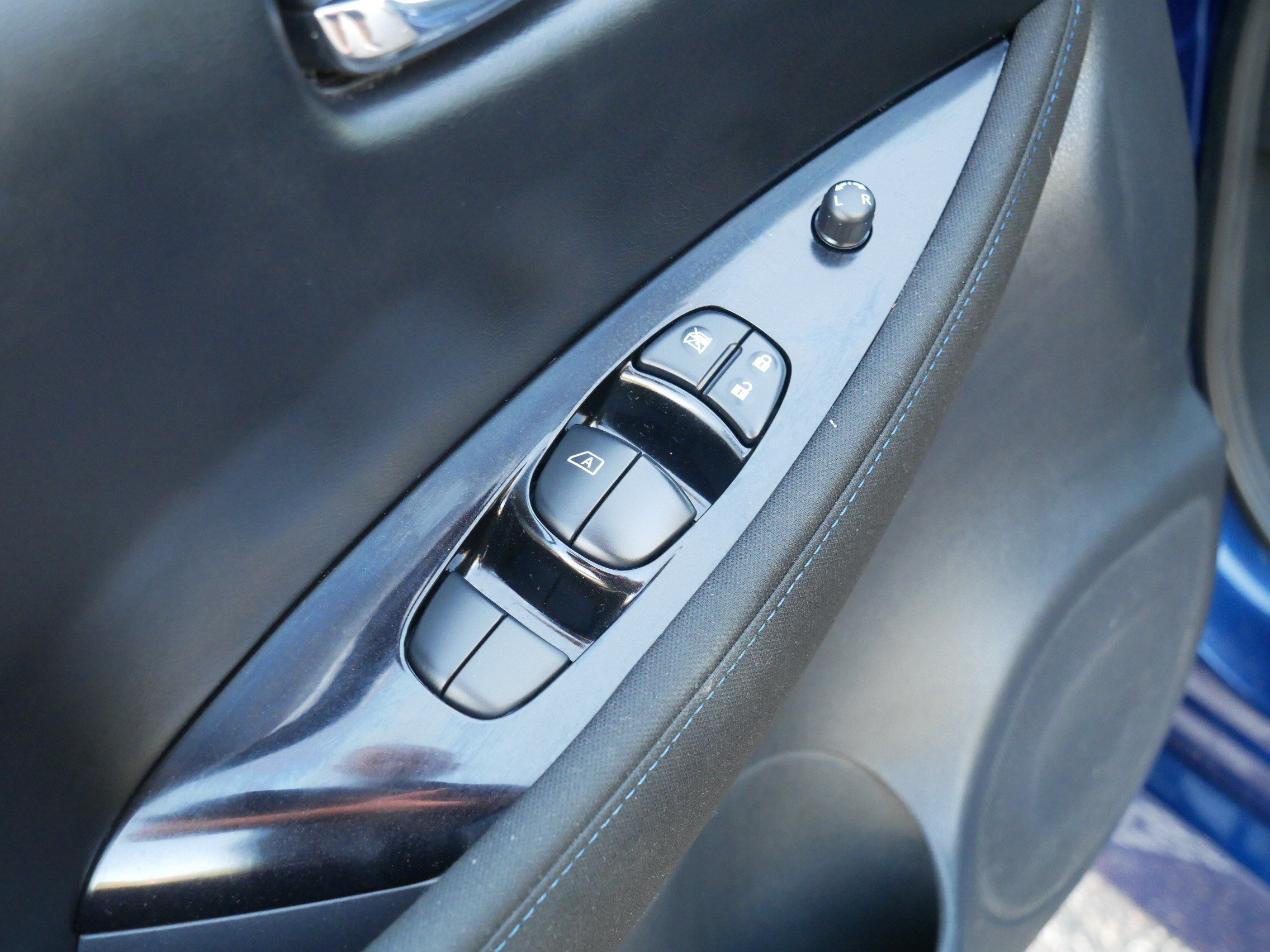 Used 2025 Deep Blue Pearl Nissan SV PLUS image 19