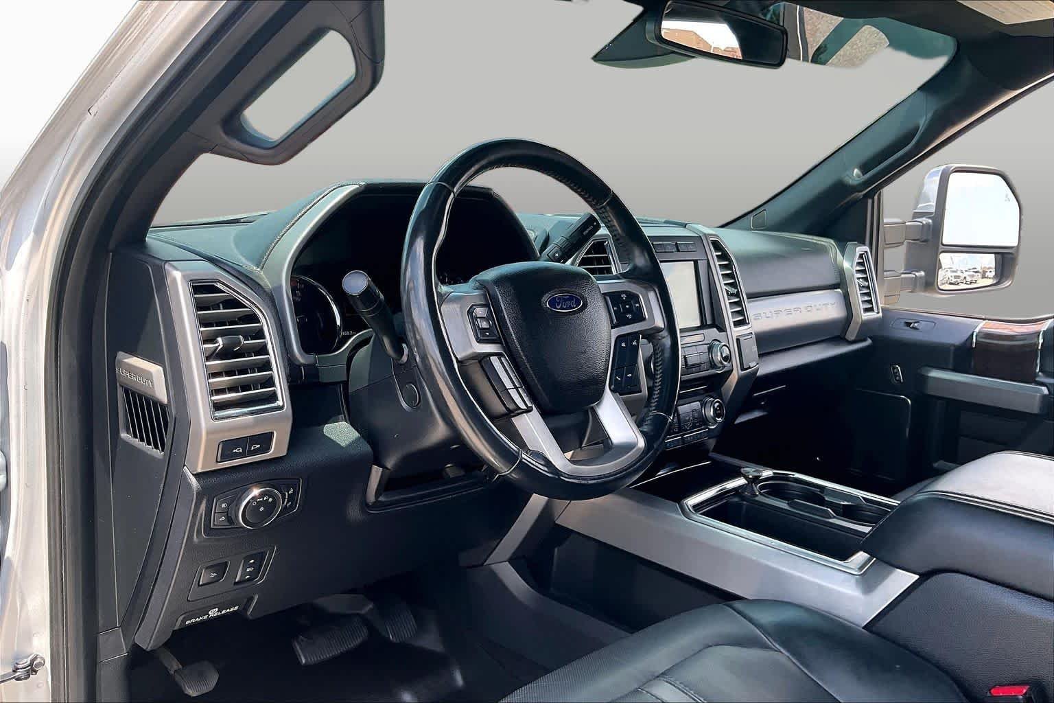 Used 2017 Ingot Silver Ford Platinum image 17