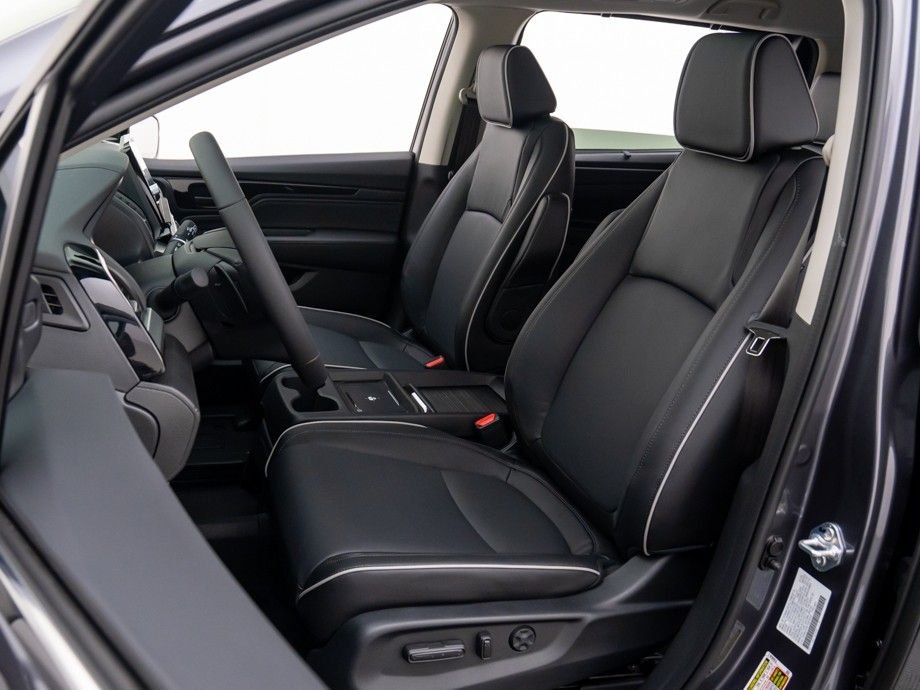 New 2026 Modern Steel Metallic Honda Touring image 16