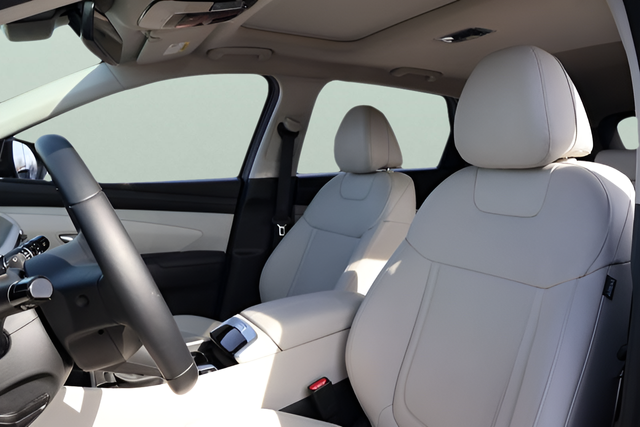 Used 2025 Gray Hyundai SEL Convenience image 18