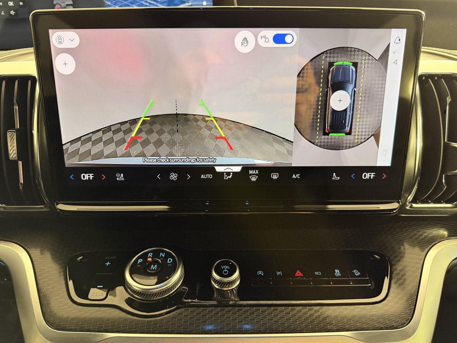 New 2026 Glacier Gray Metallic Tri-Coat Ford Platinum® image 40