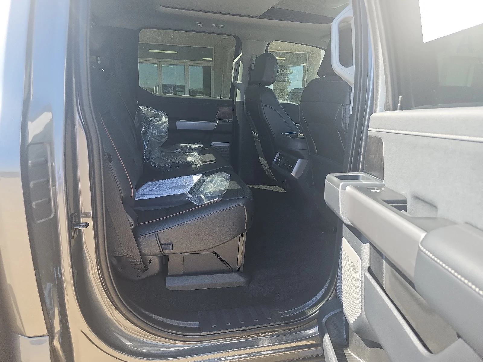 New 2026 Carbonized Gray Metallic Ford F-250® Lariat® image 10