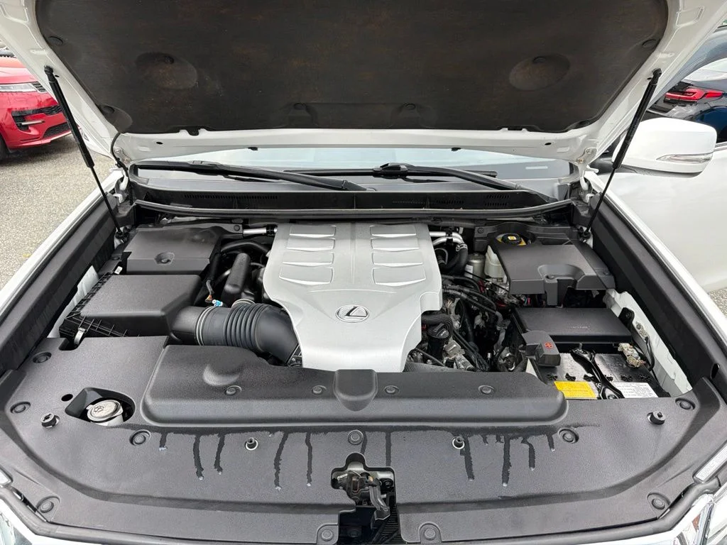Used 2021 White Lexus 460 image 43