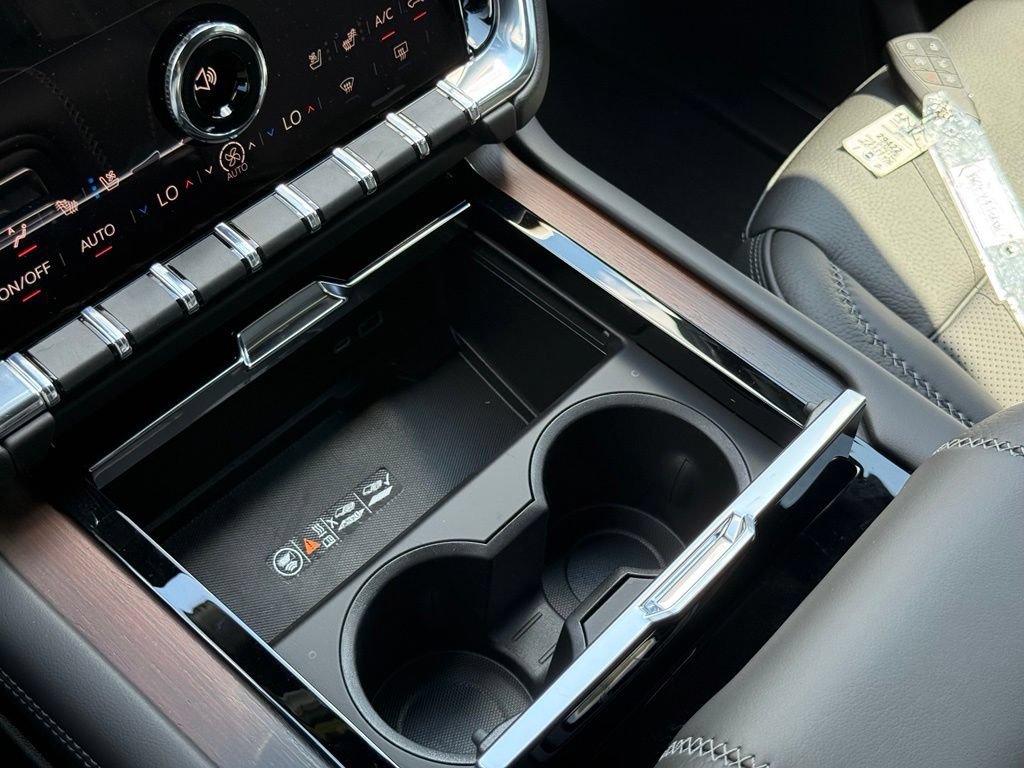 2026 GMC Yukon Denali - Photo 30