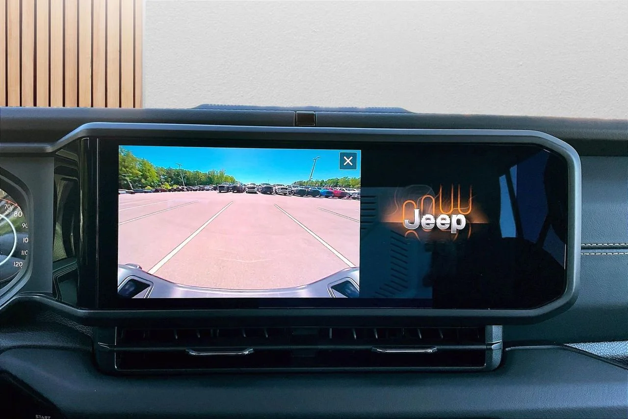 New 2026 Black Clear-Coat Exterior Paint Jeep Sahara image 13