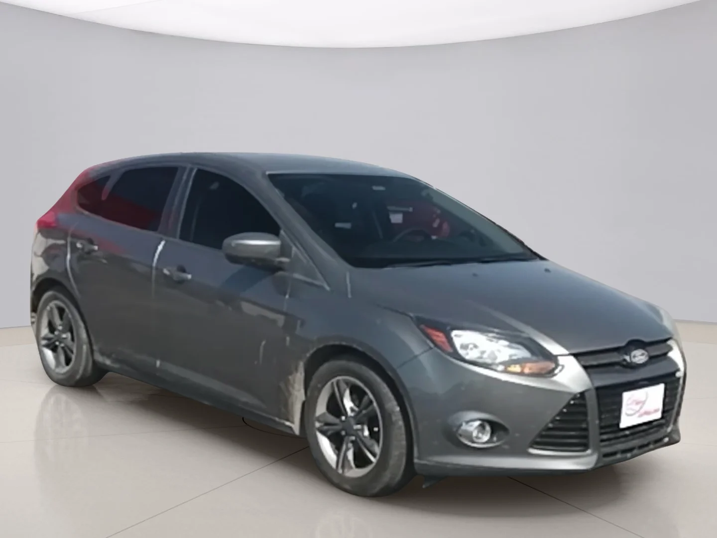 Used 2012 Gray Ford SE image 3