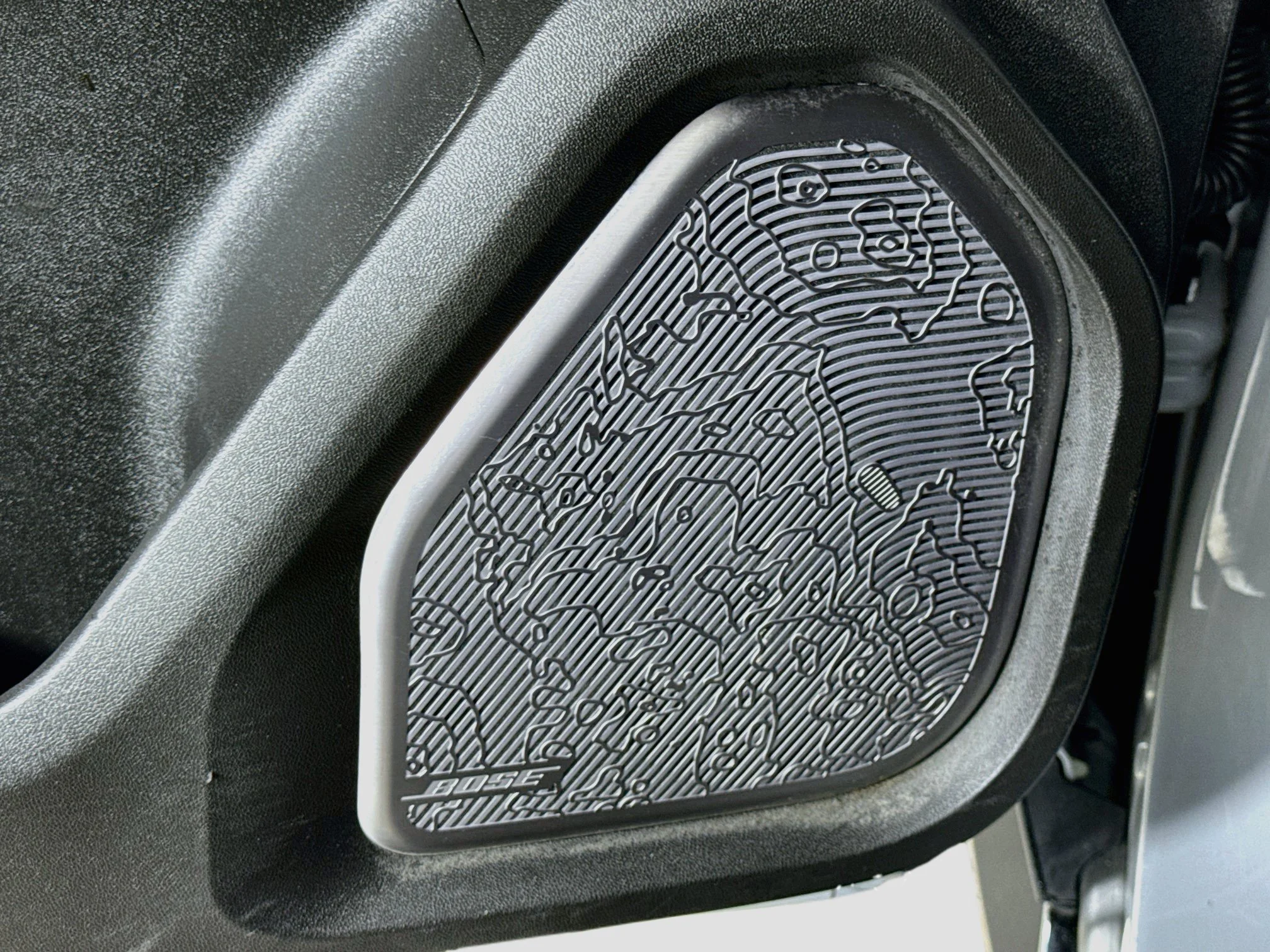 Used 2024 Meteorite Metallic (Grey) GMC 2X image 21