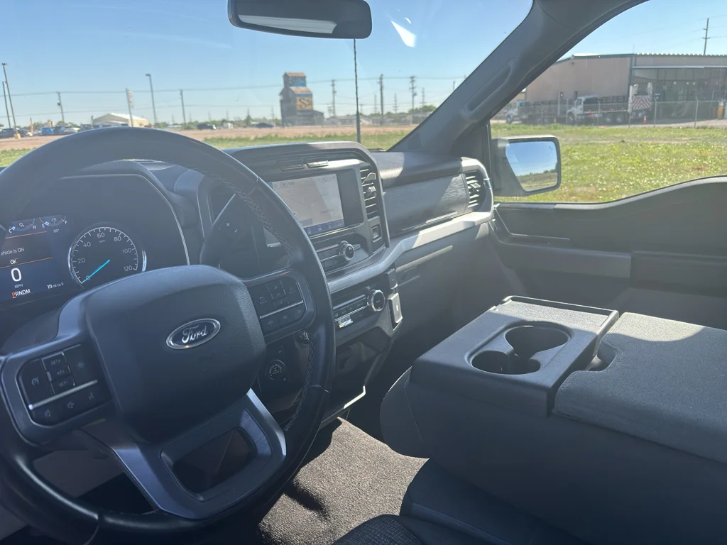 Used 2023 Oxford White Ford XLT image 13