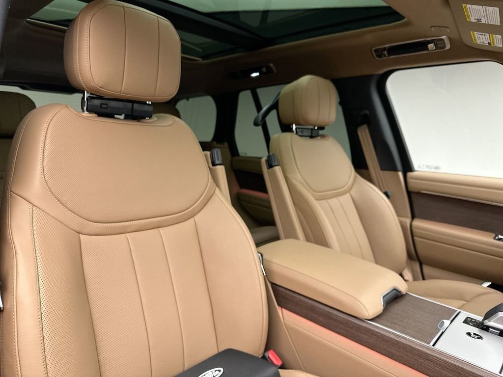 New 2026 Varesine Blue Metallic Land Rover SE image 14