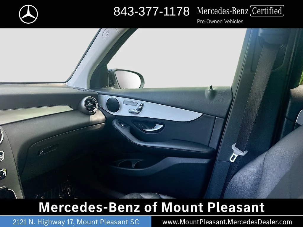 Used 2022 Black Mercedes-Benz GLC 300 image 23