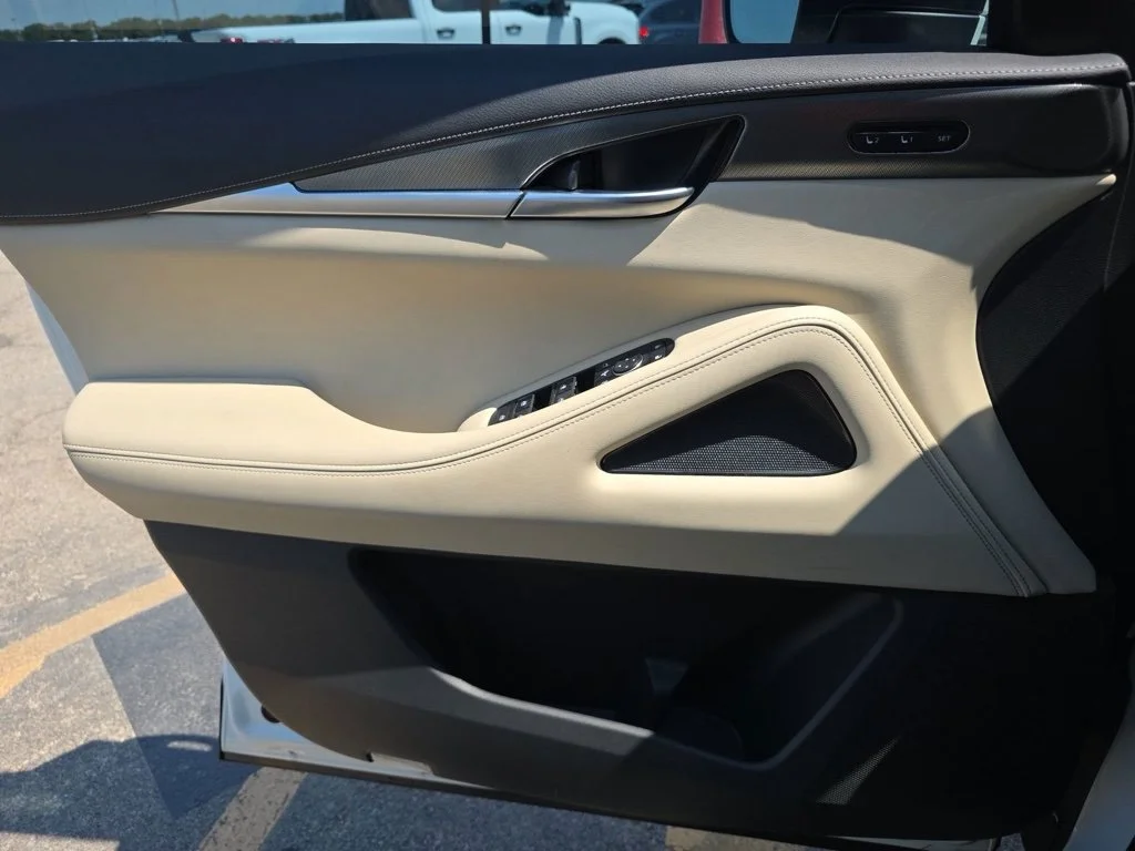 Certified Used 2024 White INFINITI LUXE image 5