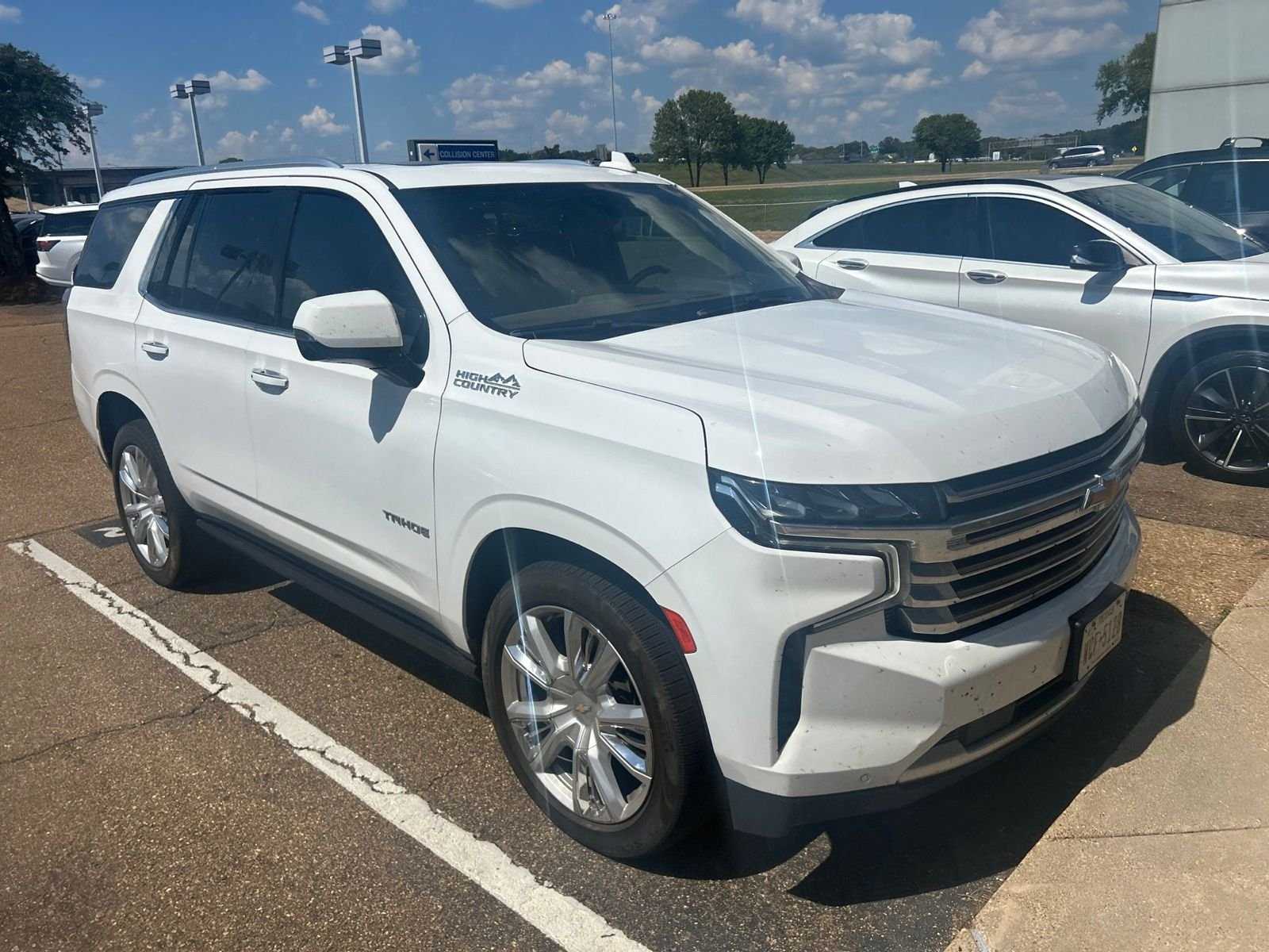 Used 2021 White Chevrolet High Country image 9