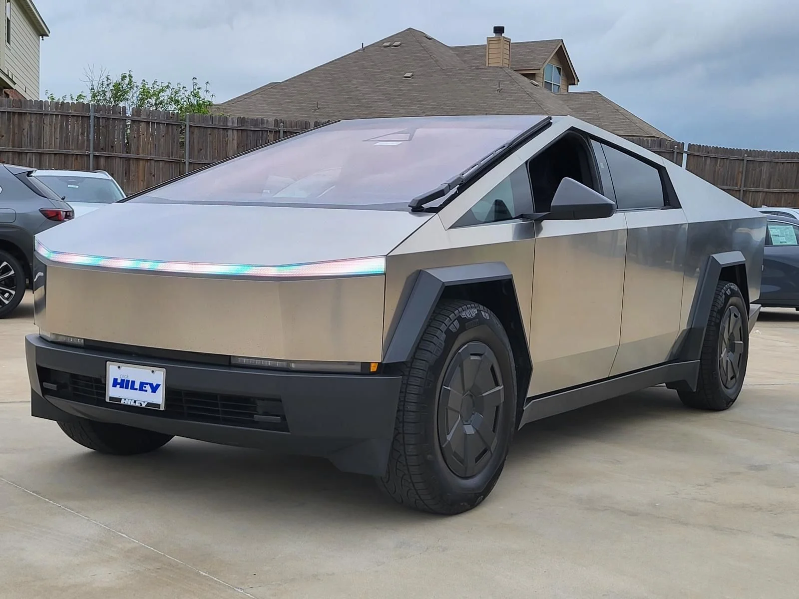 Used 2025 Tesla Cybertruck Base with VIN 7G2CEHED4SA070365 for sale in Fort Worth, TX