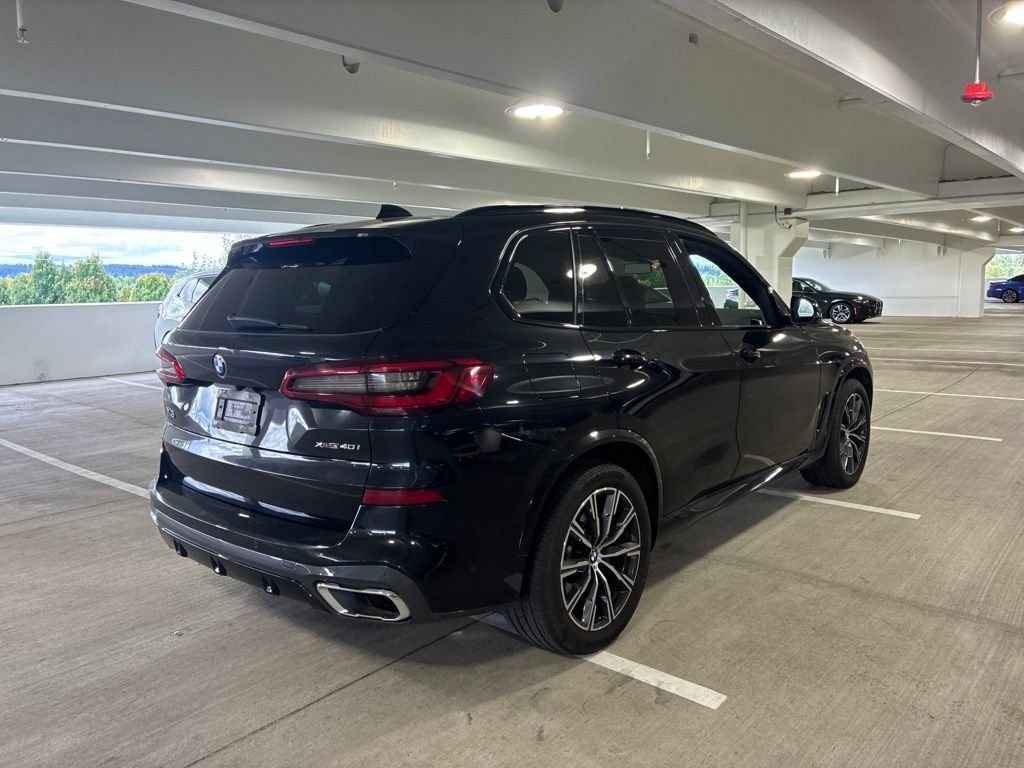 Used 2020 Black Sapphire Metallic BMW xDrive40i image 5